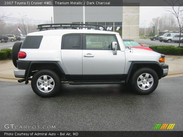 2007 Toyota FJ Cruiser 4WD in Titanium Metallic