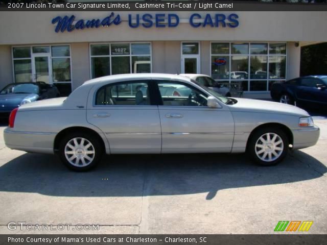 2007 Lincoln Town Car Signature Limited in Cashmere Tri-Coat