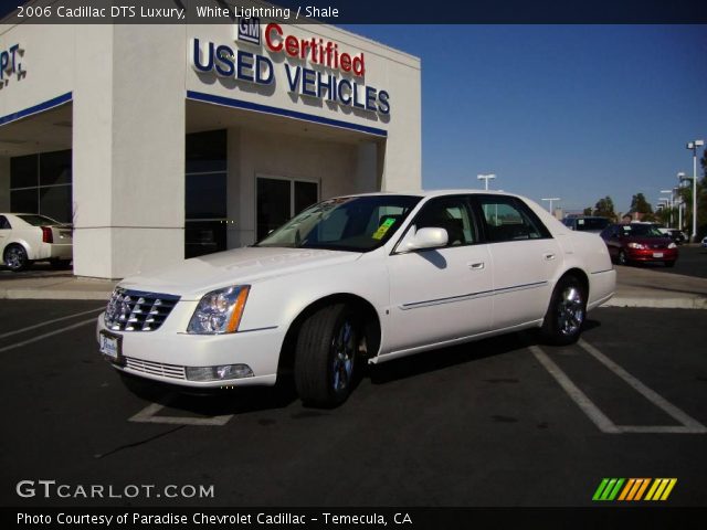 2006 Cadillac DTS Luxury in White Lightning