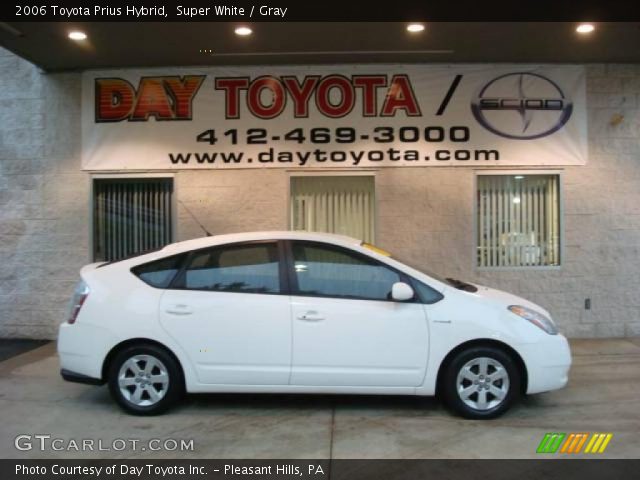 2006 Toyota Prius Hybrid in Super White