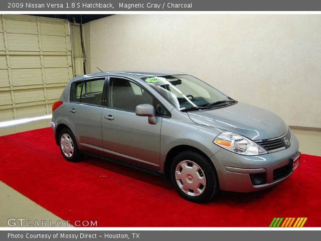 2009 Nissan Versa 1.8 S Hatchback in Magnetic Gray