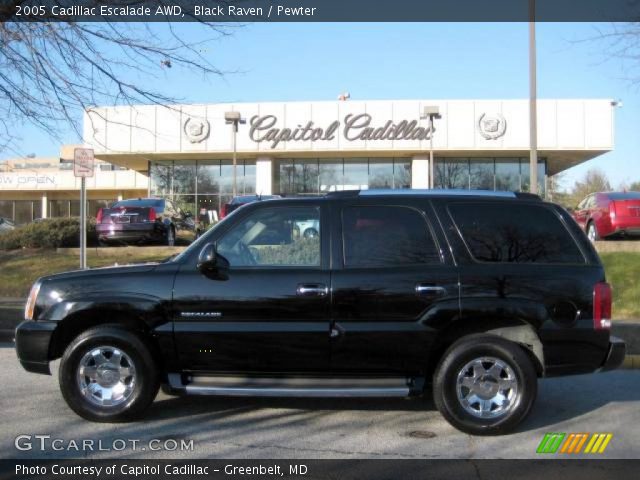 2005 Cadillac Escalade AWD in Black Raven