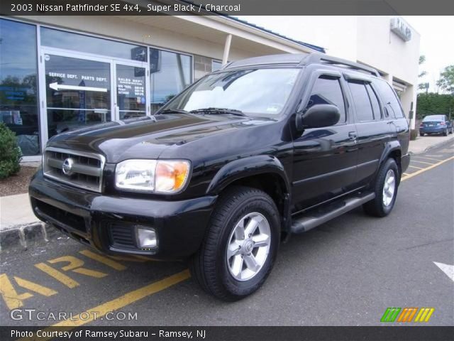 2003 Nissan Pathfinder SE 4x4 in Super Black