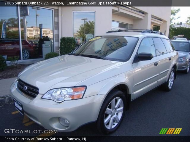 2006 Subaru Outback 2.5i Wagon in Champagne Gold Opalescent