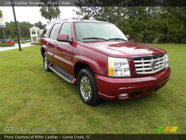 2005 Cadillac Escalade  in Red E