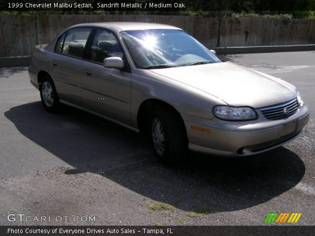 1999 Chevrolet Malibu Sedan in Sandrift Metallic