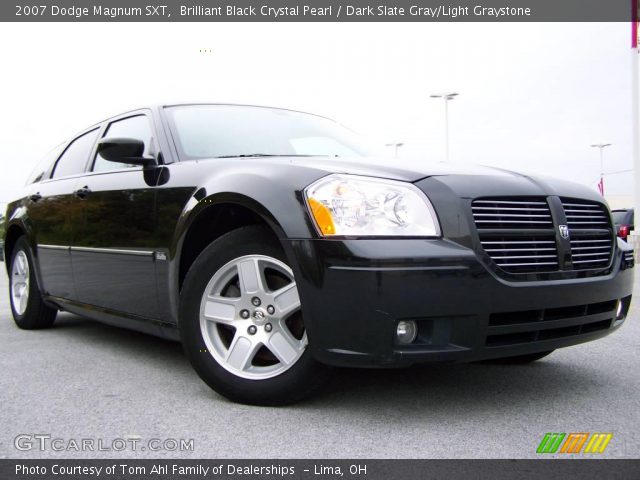 2007 Dodge Magnum SXT in Brilliant Black Crystal Pearl