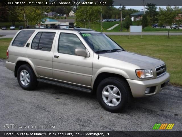 2001 Nissan Pathfinder LE 4x4 in Sahara Beige Metallic