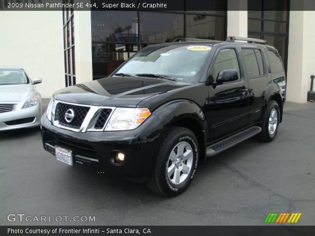 2009 Nissan Pathfinder SE 4x4 in Super Black