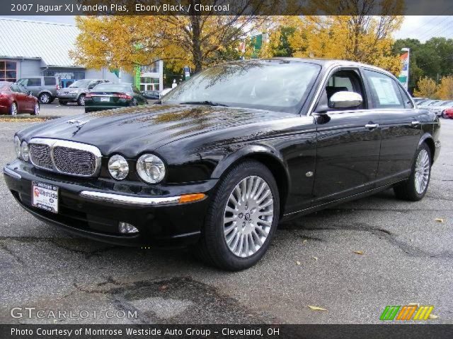 2007 Jaguar XJ Vanden Plas in Ebony Black