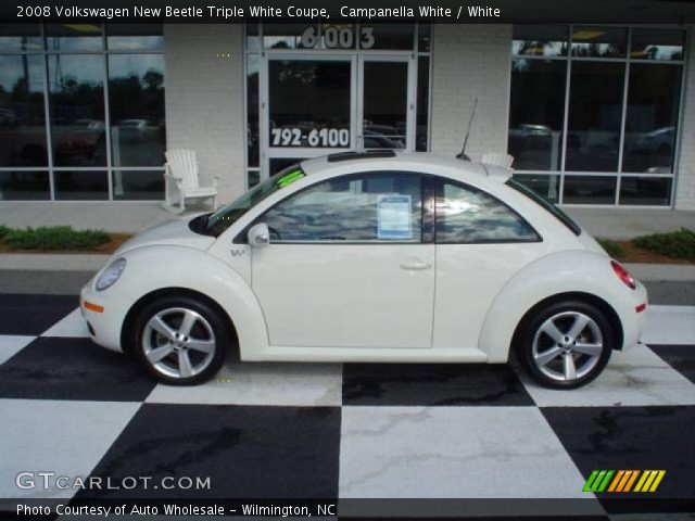2008 Volkswagen New Beetle Triple White Coupe in Campanella White