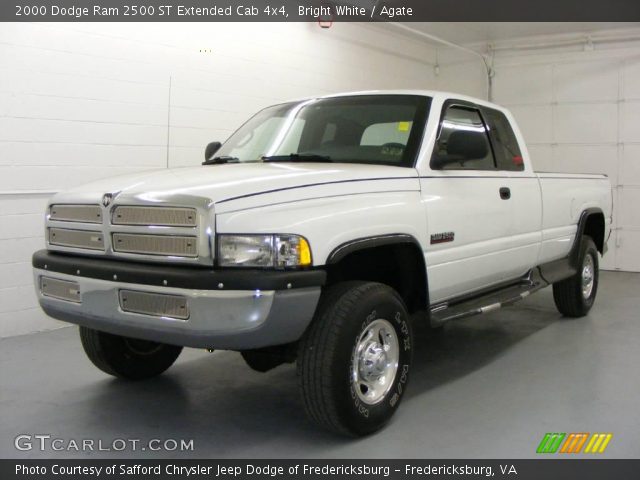 2000 Dodge Ram 2500 ST Extended Cab 4x4 in Bright White