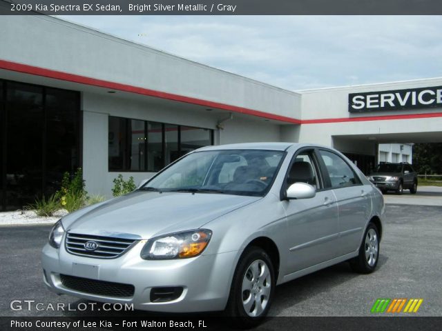 2009 Kia Spectra EX Sedan in Bright Silver Metallic