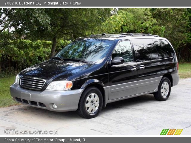 2002 Kia Sedona EX in Midnight Black