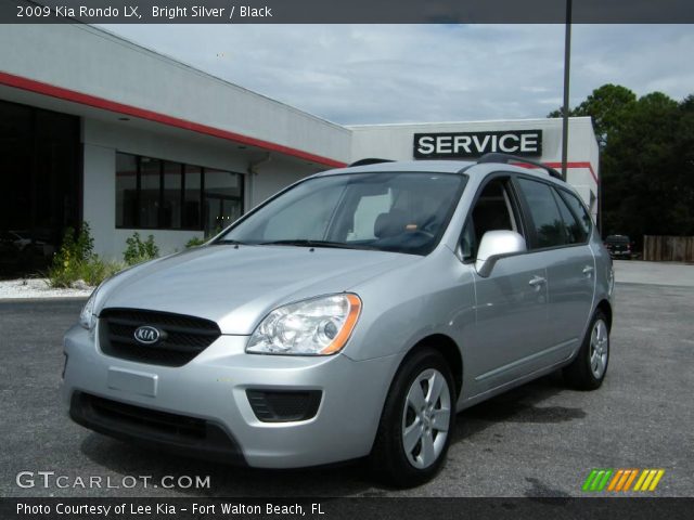 2009 Kia Rondo LX in Bright Silver