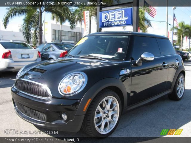 2009 Mini Cooper S Hardtop in Midnight Black