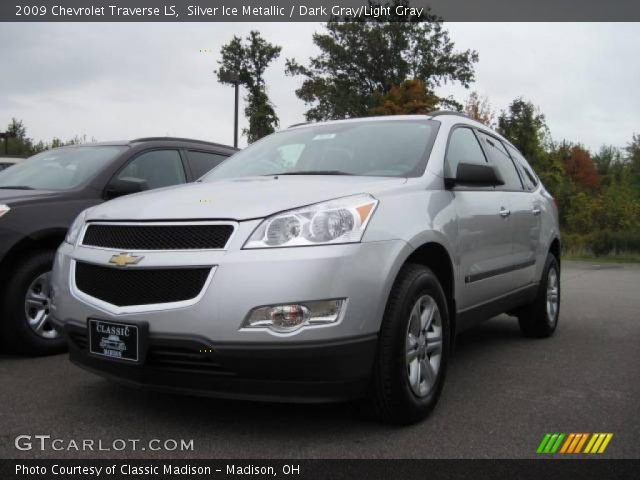 2009 Chevrolet Traverse LS in Silver Ice Metallic