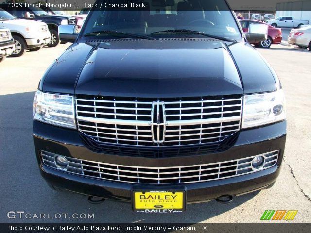 2009 Lincoln Navigator L in Black