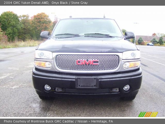 2004 GMC Yukon Denali AWD in Onyx Black