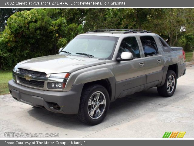 2002 Chevrolet Avalanche Z71 4x4 in Light Pewter Metallic