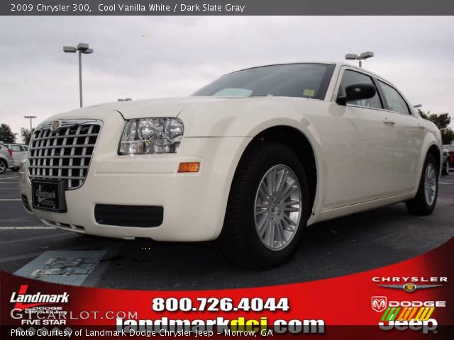 2009 Chrysler 300  in Cool Vanilla White