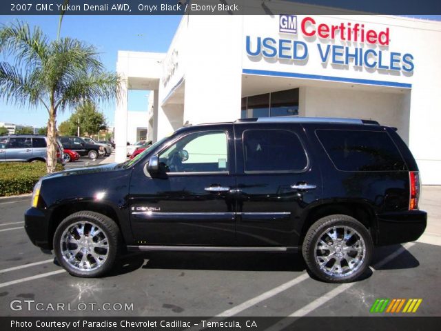 2007 GMC Yukon Denali AWD in Onyx Black
