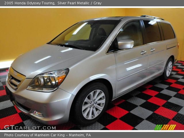 2005 Honda Odyssey Touring in Silver Pearl Metallic