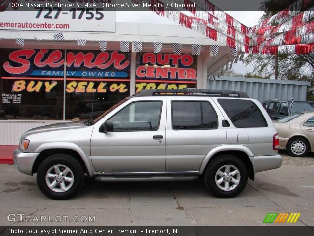 2004 Nissan Pathfinder SE 4x4 in Chrome Silver Metallic