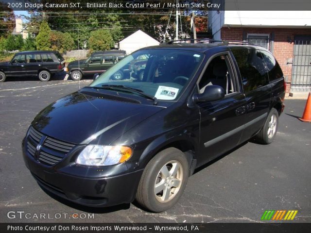 2005 Dodge Caravan SXT in Brilliant Black Crystal Pearl