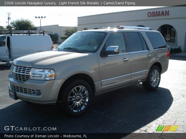 2008 Lincoln Navigator Luxury in Light French Silk Metallic