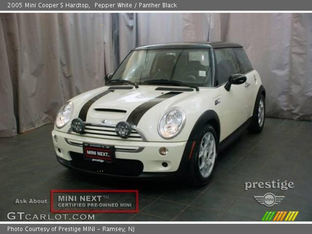 2005 Mini Cooper S Hardtop in Pepper White