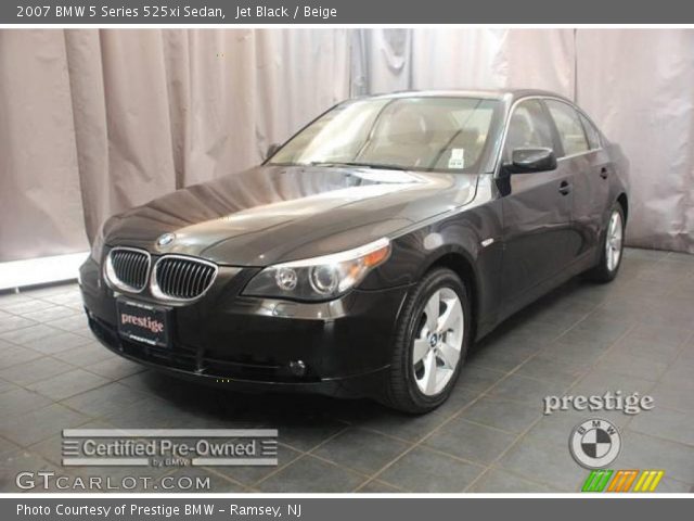 2007 BMW 5 Series 525xi Sedan in Jet Black