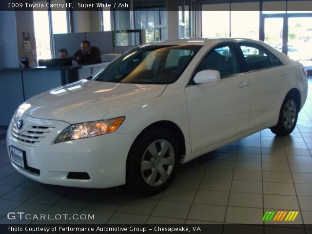 2009 Toyota Camry LE in Super White