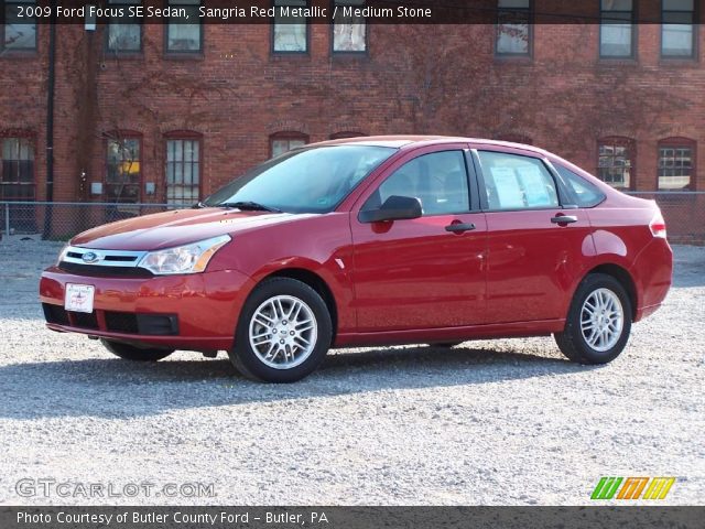 2009 Ford Focus SE Sedan in Sangria Red Metallic
