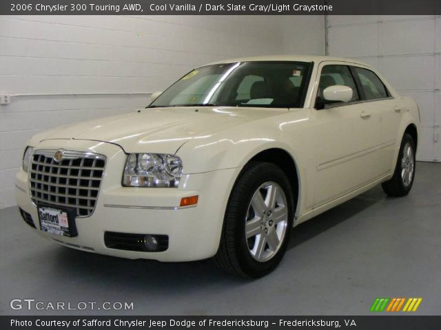 2006 Chrysler 300 Touring AWD in Cool Vanilla