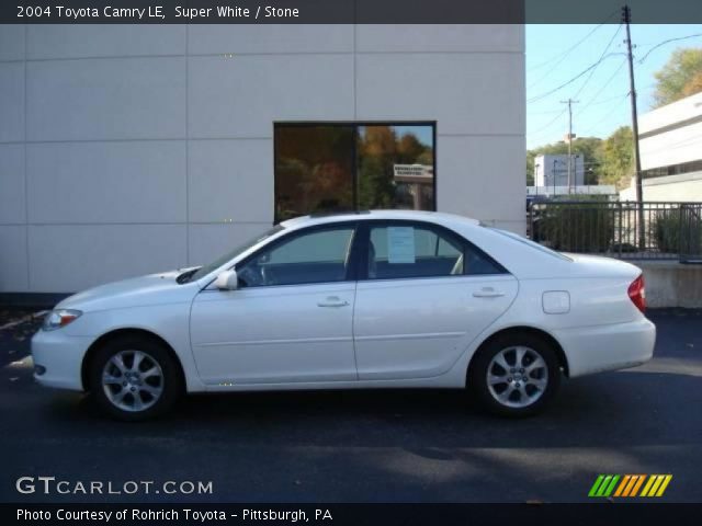 2004 Toyota Camry LE in Super White