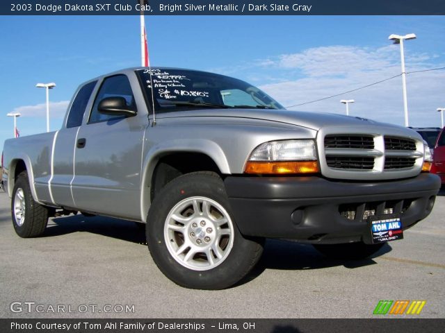 2003 Dodge Dakota SXT Club Cab in Bright Silver Metallic