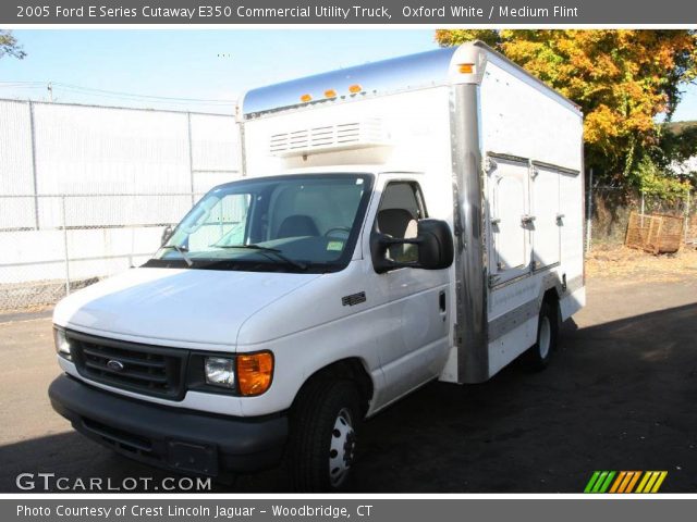 2005 Ford E Series Cutaway E350 Commercial Utility Truck in Oxford White