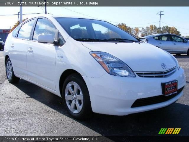2007 Toyota Prius Hybrid in Super White