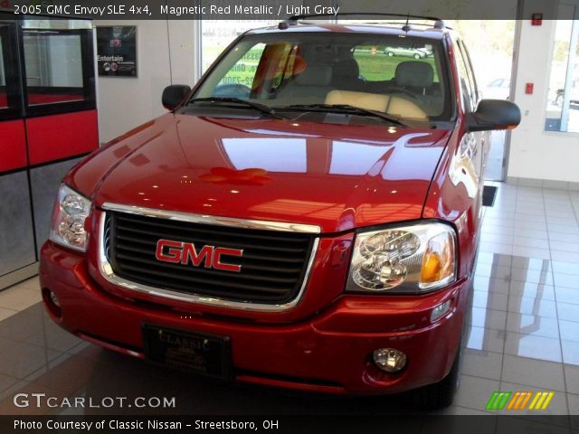 2005 GMC Envoy SLE 4x4 in Magnetic Red Metallic