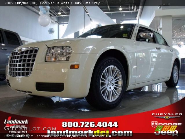 2009 Chrysler 300  in Cool Vanilla White