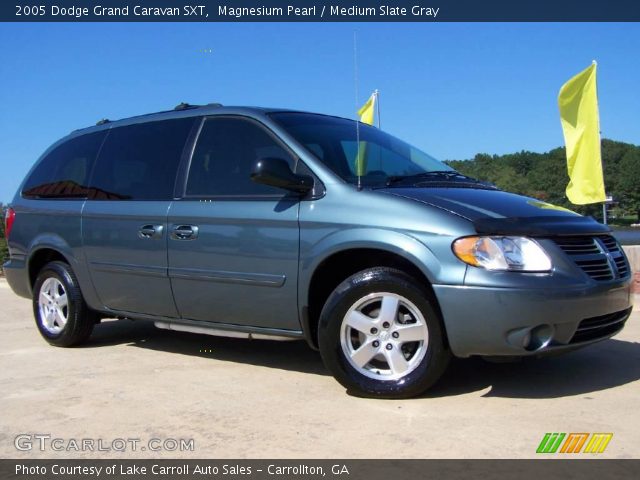 2005 Dodge Grand Caravan SXT in Magnesium Pearl