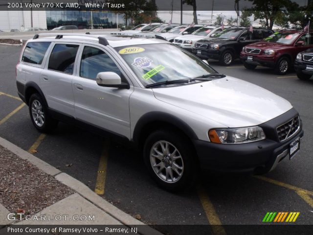 2001 Volvo V70 XC AWD in White