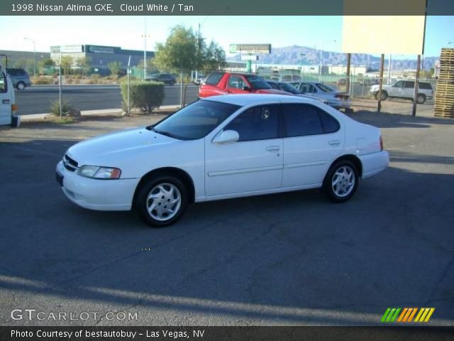 1998 Nissan Altima GXE in Cloud White