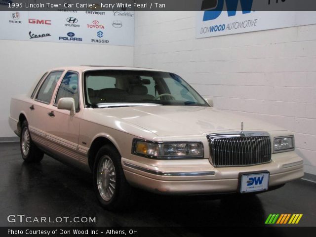 1995 Lincoln Town Car Cartier in Ivory White Pearl