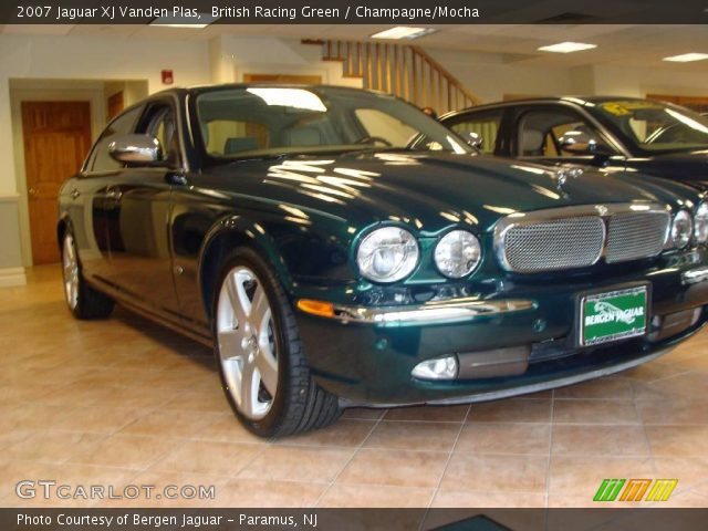 2007 Jaguar XJ Vanden Plas in British Racing Green