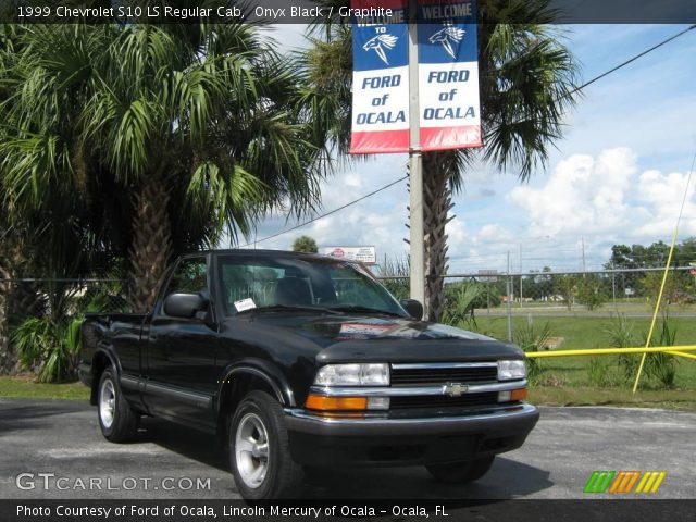 1999 Chevrolet S10 LS Regular Cab in Onyx Black