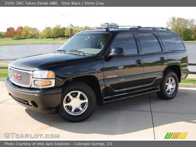 2006 GMC Yukon Denali AWD in Onyx Black