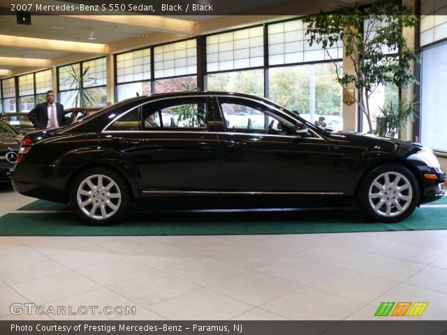 2007 Mercedes-Benz S 550 Sedan in Black