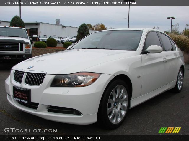 2006 BMW 3 Series 330xi Sedan in Alpine White